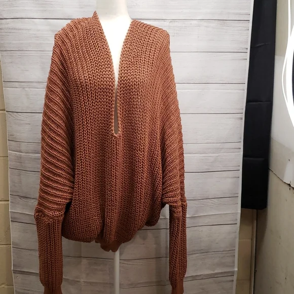 Womens Slouchy POL Sweater worn once - Picture 3 of 5